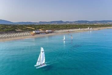 هتل Is Serenas Badesi Resort