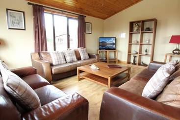 קוטג'' Stunning 4 Bedlog Cabin In Kerrykeel  Sleeps 10