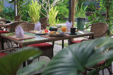 هتل Frangipani Villa-90s
