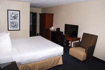 هتل Quality Inn