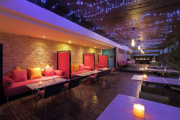 Seven Hotel