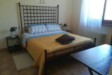 تختخواب و صبحانه Casale San Fortunato