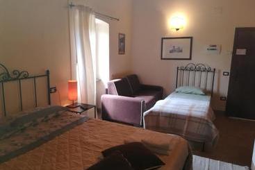 تختخواب و صبحانه Casale San Fortunato
