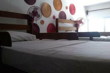 هاستل Hostal Jardin