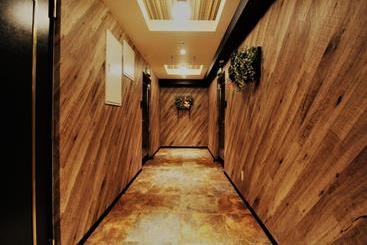 هتل Opus  Adult Only