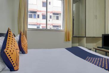فندق Spot On 74569 Siddhi Lodge