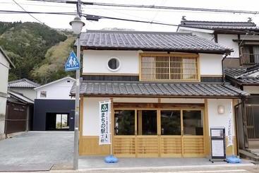 پانسیون 北房まちの駅 ゲストハウス