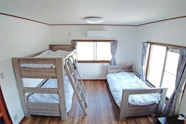 פנסיון ツバメハウス