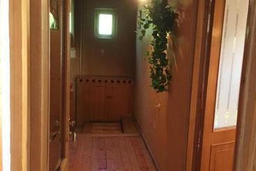 تختخواب و صبحانه Guest House Raisa