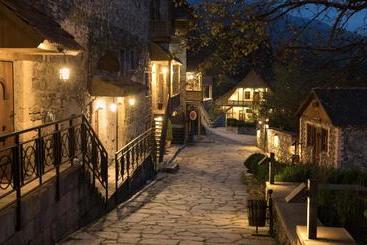 تختخواب و صبحانه Guest House Raisa