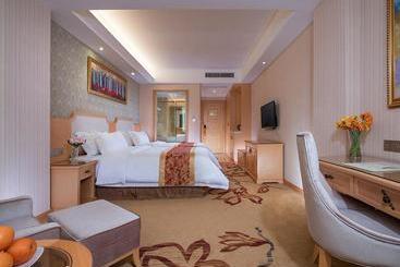 Vienna Hotel Shenzhen Fuyong Village