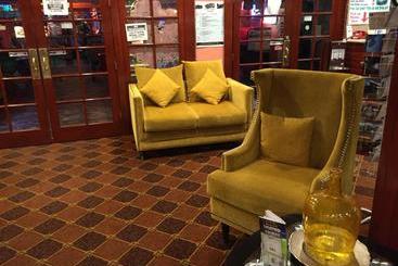 مُتل Tradewinds Airport