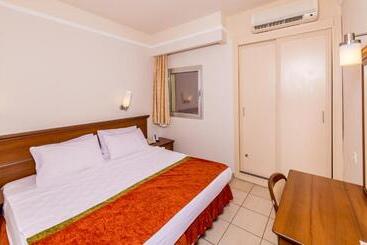 酒店 Julian Forest Suites