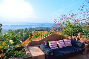 هتل Phu Chaisai Chiang Rai Mountain Resort