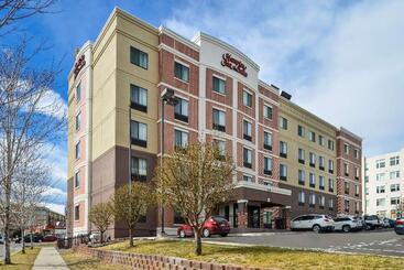 هتل Hampton Inn & Suites Denverspeer Boulevard