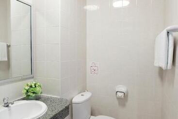 Hotel Rambuttri Village Plaza