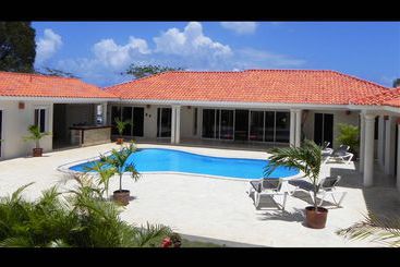 هتل Residencial Casa Linda