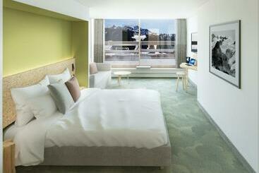 La Cachette, Friendly Hotel