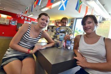 هتل Base Backpackers Wanaka  Hostel