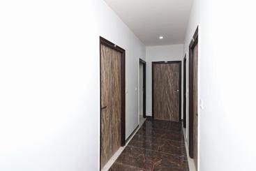 בית מלון כפרי Oyo 24054 Nihon Rooms