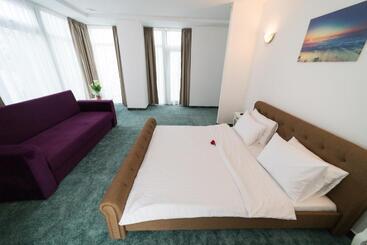 מלון דירות Avenue Palm On The Beach   Avenue Hotels