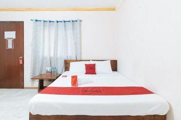 هتل Reddoorz Hostel At Megans Paradisio Beach Resort