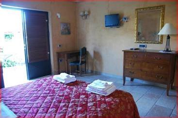 هتل Agriturismo Casacchella