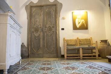 هتل Relais Corte Palmieri & Il Chiostro  Residenza D Epoca
