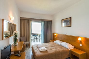 Niforeika Beach Hotel & Bungalows
