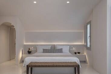 هتل Akra Suites & Spa