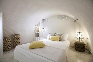 هتل Privee Santorini