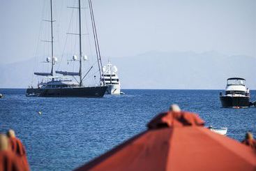 Hotel Psarou Beach