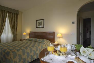 هتل Villa Imperiale