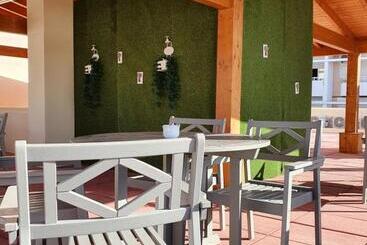 Pension Inn Faro   Casa Amarela   Guest House