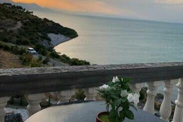 تختخواب و صبحانه Bella Vista