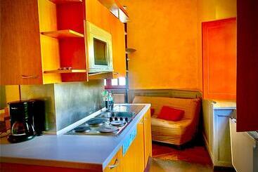 住所  Le Pavillon Des Officiers