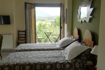 تختخواب و صبحانه Casa Cholavila