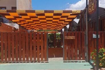 تختخواب و صبحانه Hostal Del Suri