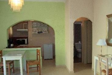 هتل Perla Apartments