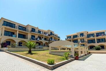 아파트호텔 Ionian Sea View Hotel   Corfu