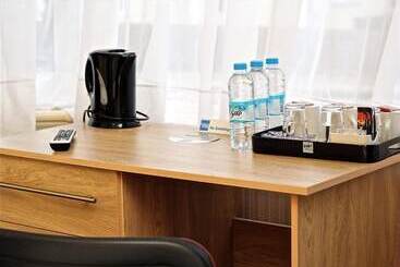 Central Hotel Golders Green