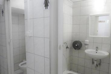 هتل Fivos   Hostel