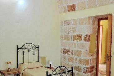 هتل B&b Dimora Vicolungo