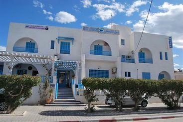 هتل La Corniche Guest House