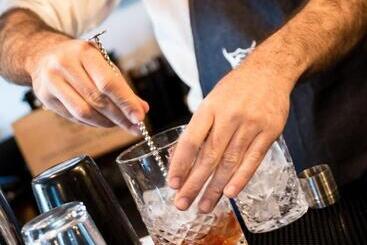 هتل The Saracens Head