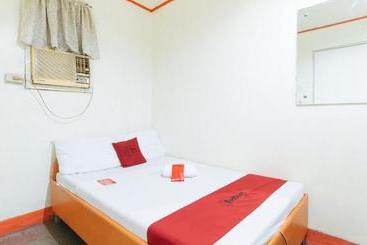 هتل Reddoorz Hostel @ St. Paul Village Lapulapu
