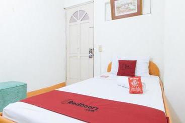 هتل Reddoorz Hostel @ St. Paul Village Lapulapu