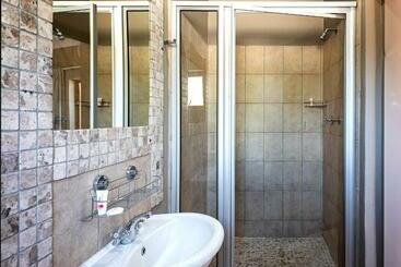 هتل Upington Inn