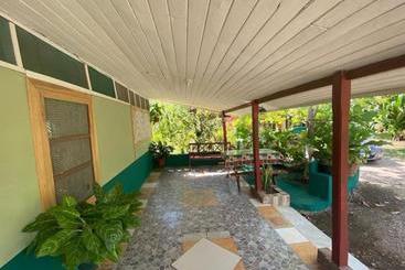 تختخواب و صبحانه Coco Verde