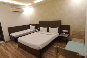 هتل Alba Premier, Indore